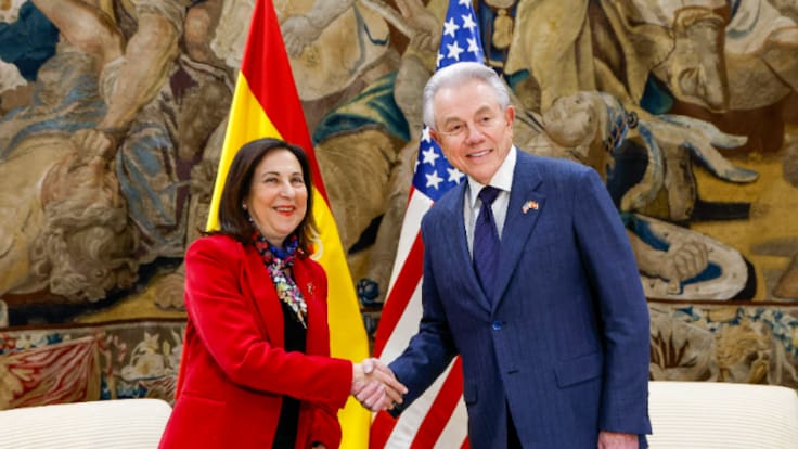 Margarita Robles: "El Gobierno español no va a autorizar las bases de Morón y Rota en este contexto"