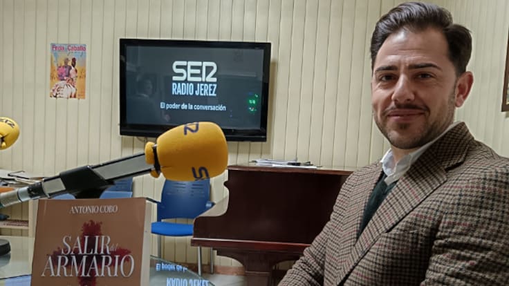 Antonio Cobo, autor de "Salir del armario"
