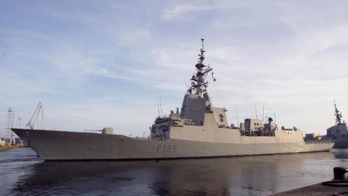 Xavier Vidal-Folch, sobre la fragata 'Cristóbal Colón': "No a la guerra, pero sí a la defensa armada de las víctimas de la guerra"