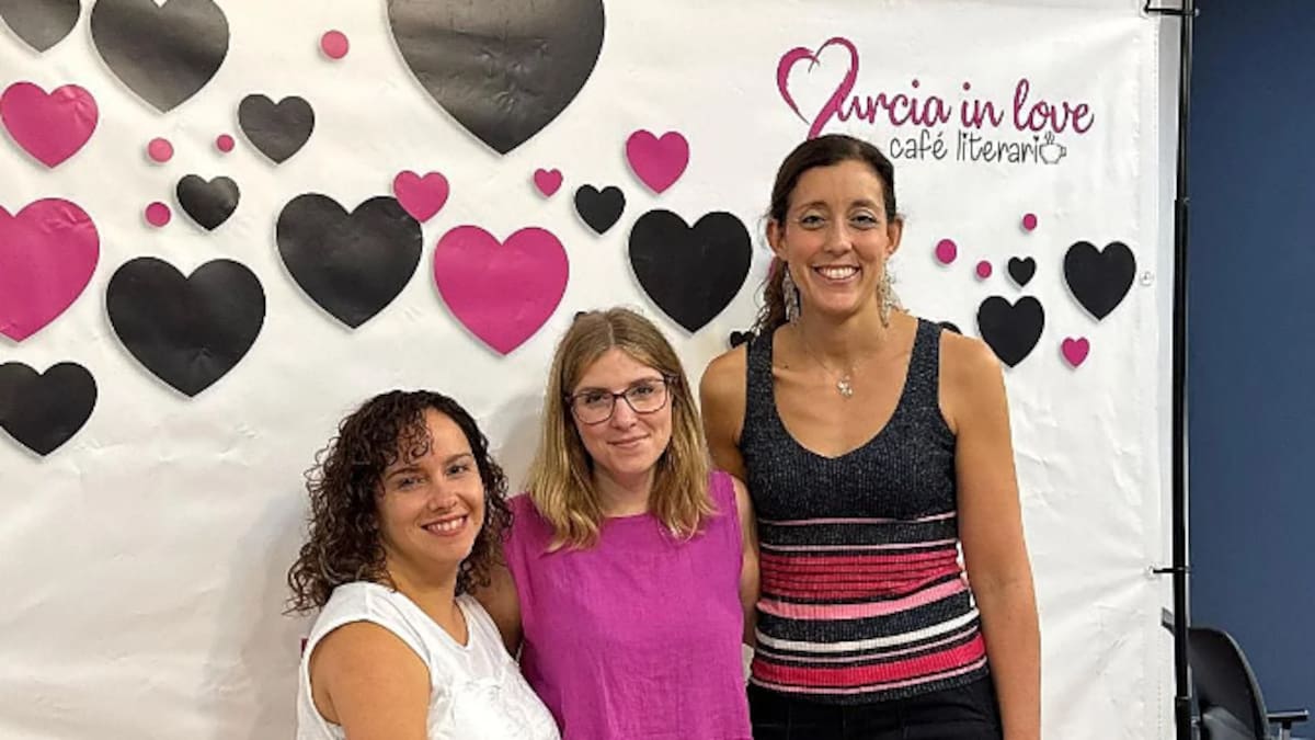 El evento 'Murcia Romántica' cuelga el cartel de entradas agotadas con lectoras de toda España