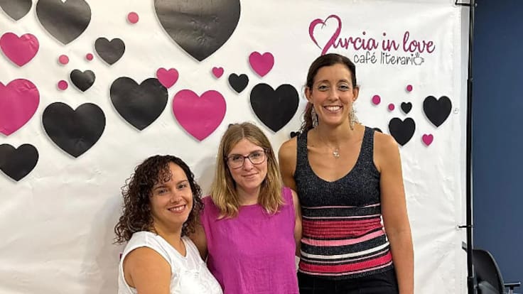 El evento 'Murcia Romántica' cuelga el cartel de entradas agotadas con lectoras de toda España