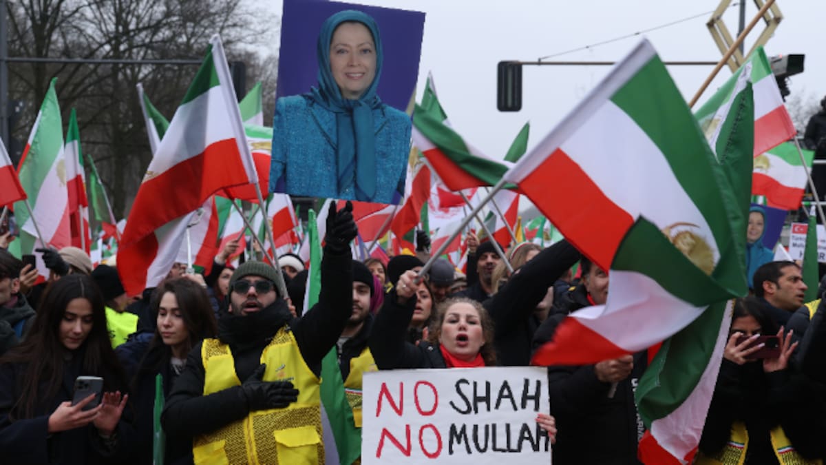 La oposición iraní: diferentes grupos ven una oportunidad ante el debilitamiento del régimen de los ayatolás