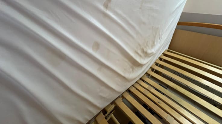 "Se olvidaron a mi madre en la ducha", testimonio de una familia afectada de la residencia de Tías