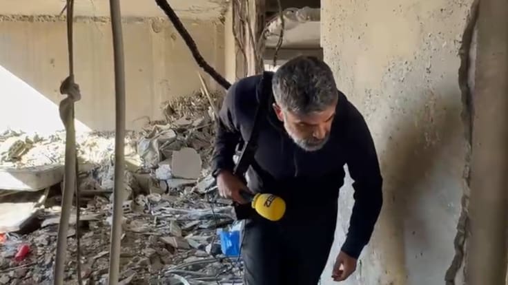 Nicolás Castellano, desde el interior de uno de los bloques bombardeados en Beirut: "El ataque quirúrgico de Israel ha dejado en este edificio cuatro muertos"