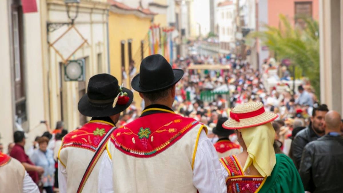 La visita del Papa pone en jaque una de las fiestas más populares de Canarias