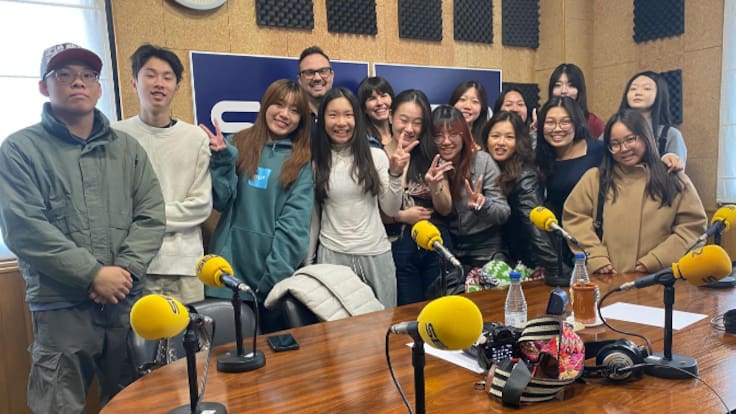 Alumnos extranjeros destacan la vida tranquila y cultural de Cuenca