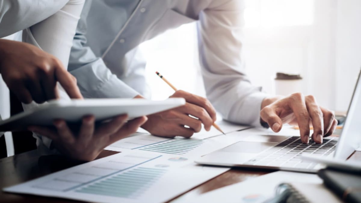 Empresarios y sindicatos analizan los retos del mercado laboral y la atracción de talento