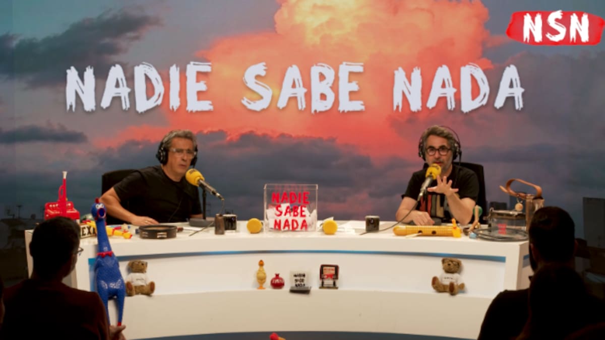 La disparatada teoría de un oyente sobre la próstata y por qué los mayores flotan mejor en el mar: "Es como llevar una boya por dentro"