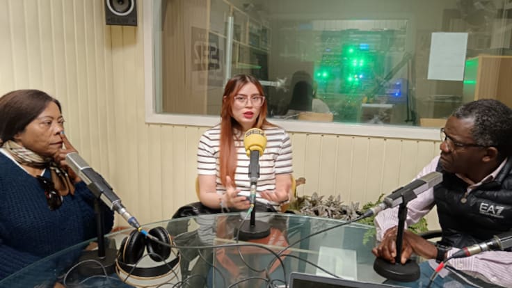 Juliette Happy, Angie Pacheco y Albert Bitoden