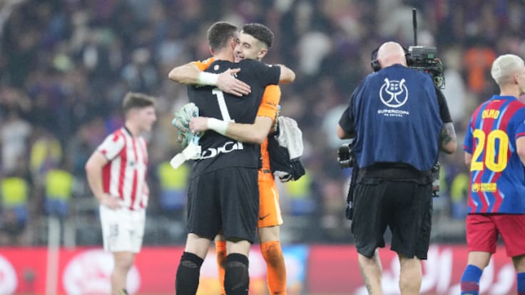 "Haber ganado la Eurocopa no puede ser el argumento": intenso debate sobre quién debe ser el portero titular de la Selección