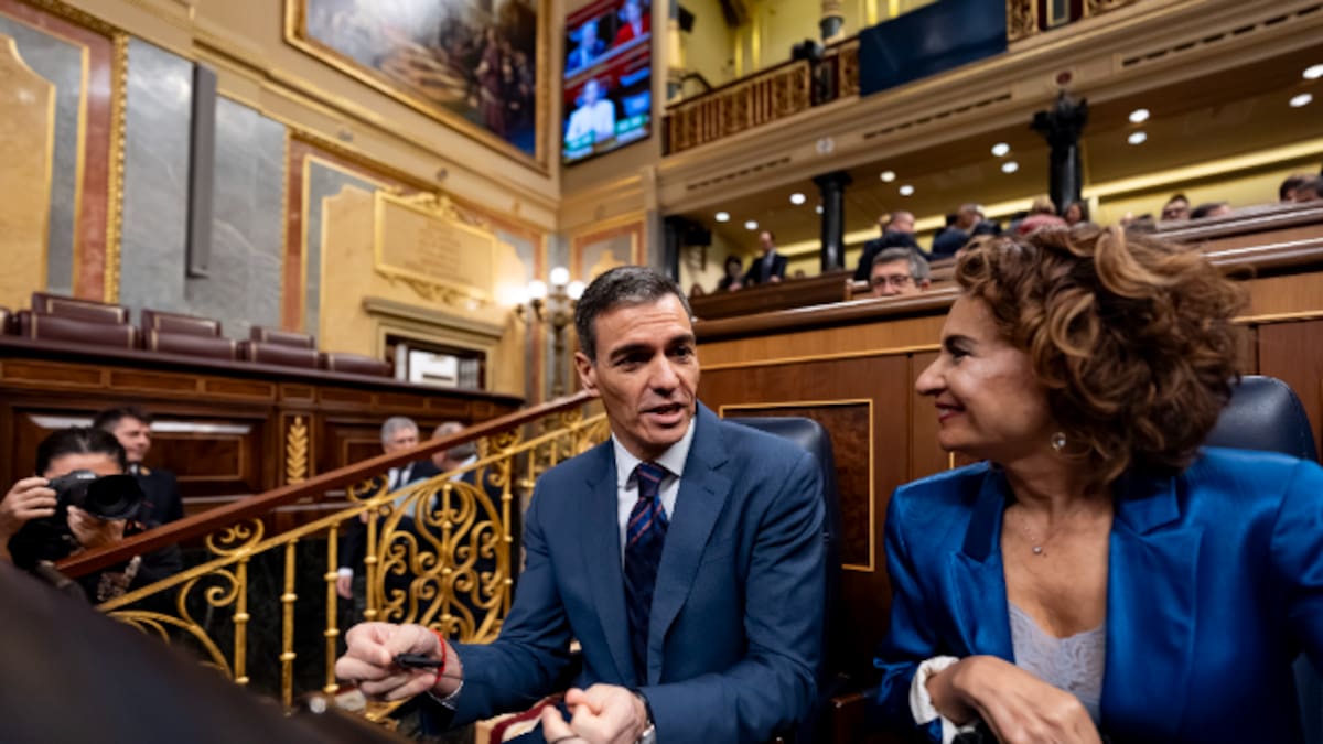 "Has sido el mejor presidente de mi corazón": la carta de despedida de María Jesús Montero a Sánchez en la última parodia del 'Si Amanece'