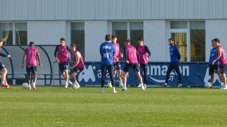 El consejero delegado, Ricardo Mur, analiza el momento que vive la SD Huesca