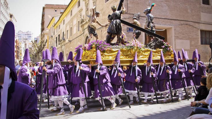 Las mujeres se hacen hueco en las cofradías de Semana Santa en la Región de Murcia