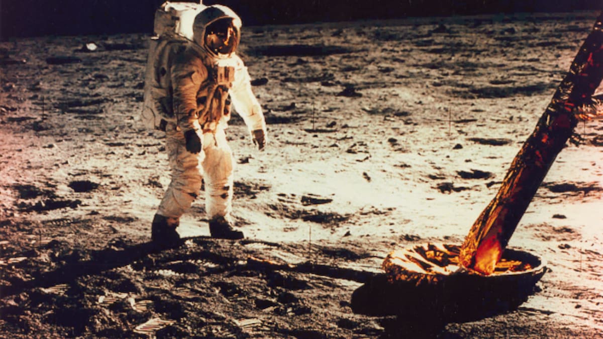 "Inestables, escurridizos y sin terracitas": así cambiaría el ser humano si viviera en la Luna o en otros planetas