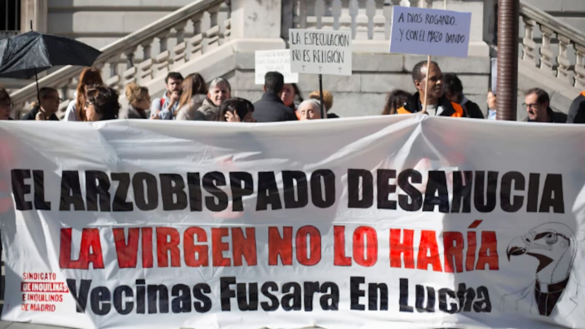 Vecinos de casas vendidas por la Iglesia a un fondo buitre denuncian presiones para no pedir la prórroga del alquiler