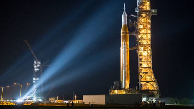 Artemis II despega hacia la historia: la NASA prepara el regreso tripulado a la Luna más de 50 años después