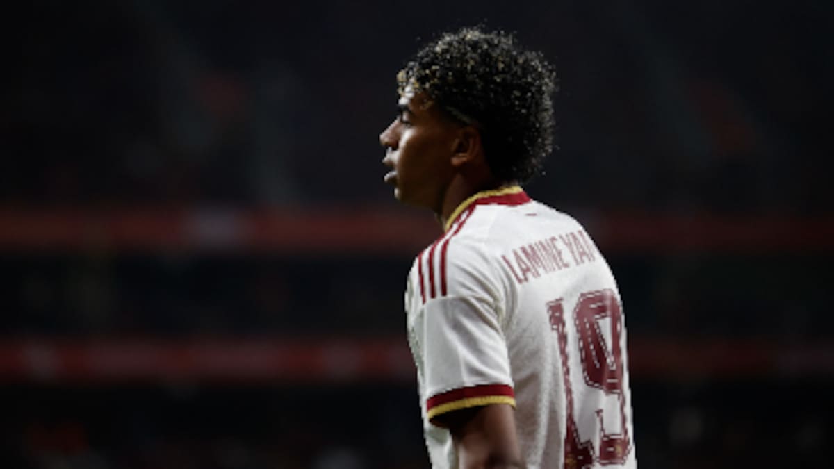 Nayim condena los cánticos islamófobos en Cornellà y sale en defensa de Lamine Yamal: "Te quitan las ganas de fútbol y de todo"