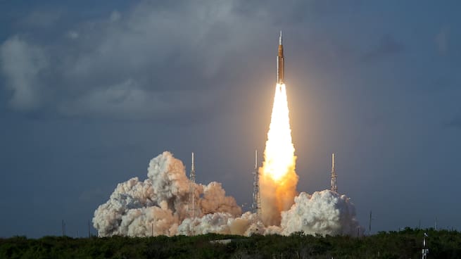 Así logrará la Artemis II dejar de orbitar la Tierra y lanzarse hacia la Luna