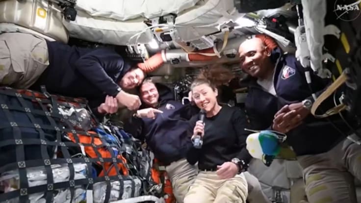 Los cuatro astronautas de la misión Artemis II ponen rumbo a la Luna con algún incidente: "Respiramos aliviados"