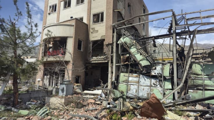 Punto y 25 | Soledad Gallego-Díaz, sobre el ultimátum de Trump a Irán: "Son días terribles para los iraníes"