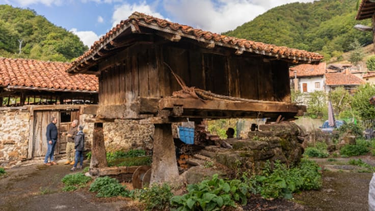 Te contamos cuántos hórreos sobreviven en Cantabria, dónde se localizan y por qué su valor cultural aspira al reconocimiento de la UNESCO