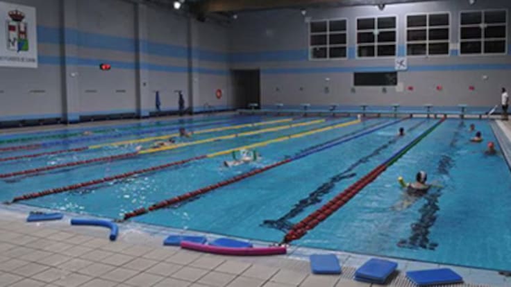 Un brote de legionella obliga a cerrar las duchas de la piscina de Los Almendros