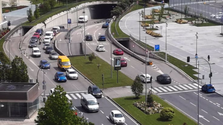 Alberto Santamaría, presidente de las autoescuelas cántabras: "Las listas de espera aumentan anualmente en 1.000 personas"