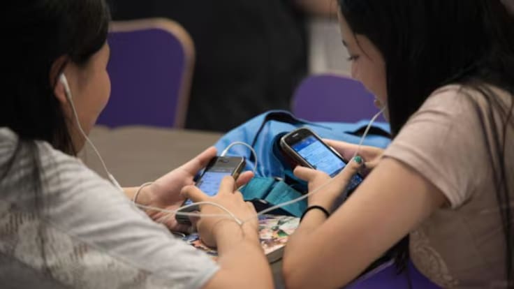 Los alumnos del Colegio Juan de Lanuza de Zaragoza sin smartphone