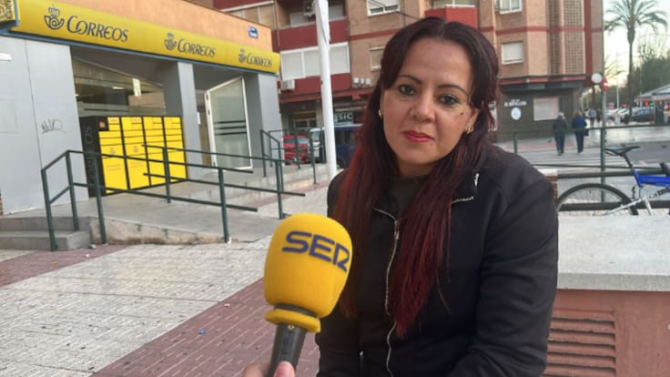 Entrevista con Claudia, a las puertas de Correos en Cartagena