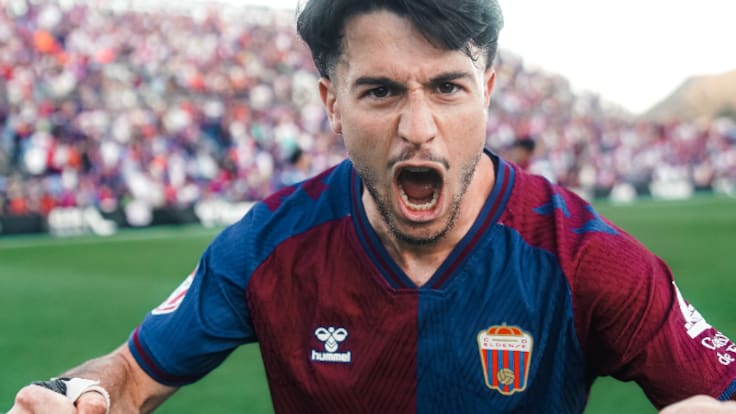 Hugo Alba marcó el gol de la victoria del Eldense ante el Cartagena