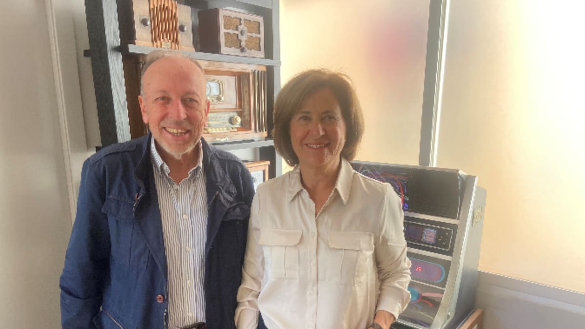 Tertulia en Radio Ibiza SER para hablar sobre la regularización de inmigrantes y el desalojo de sa Joveria