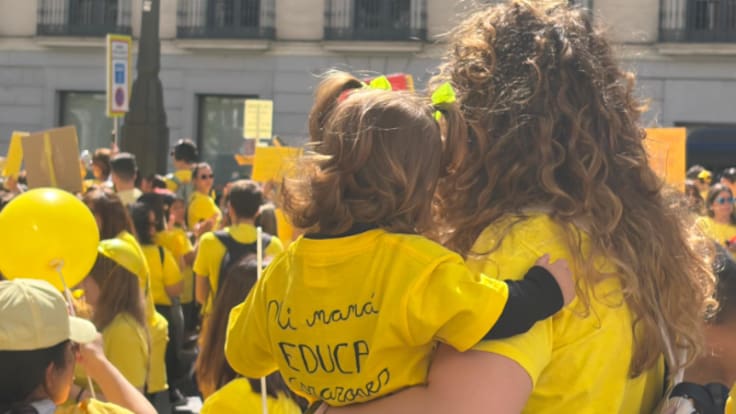 La consejería de Educación obliga a un colegio de Madrid a retirar pancartas de apoyo a la huelga en Educación Infantil