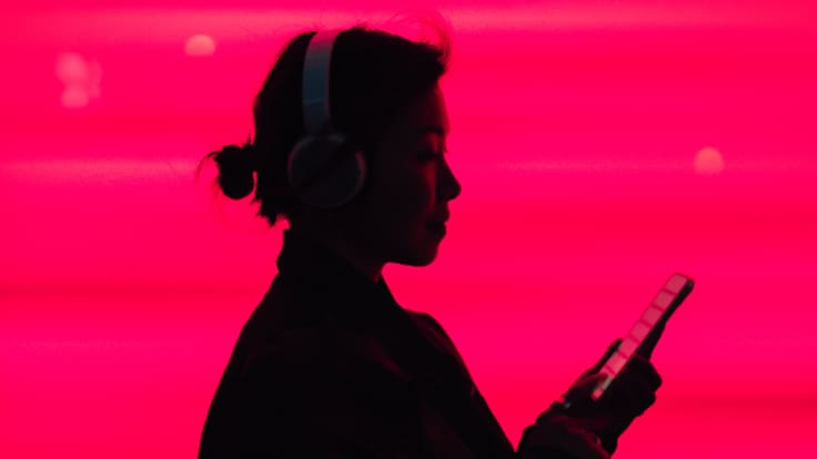 ¿Por qué no puedes dejar de escuchar la misma canción en bucle?