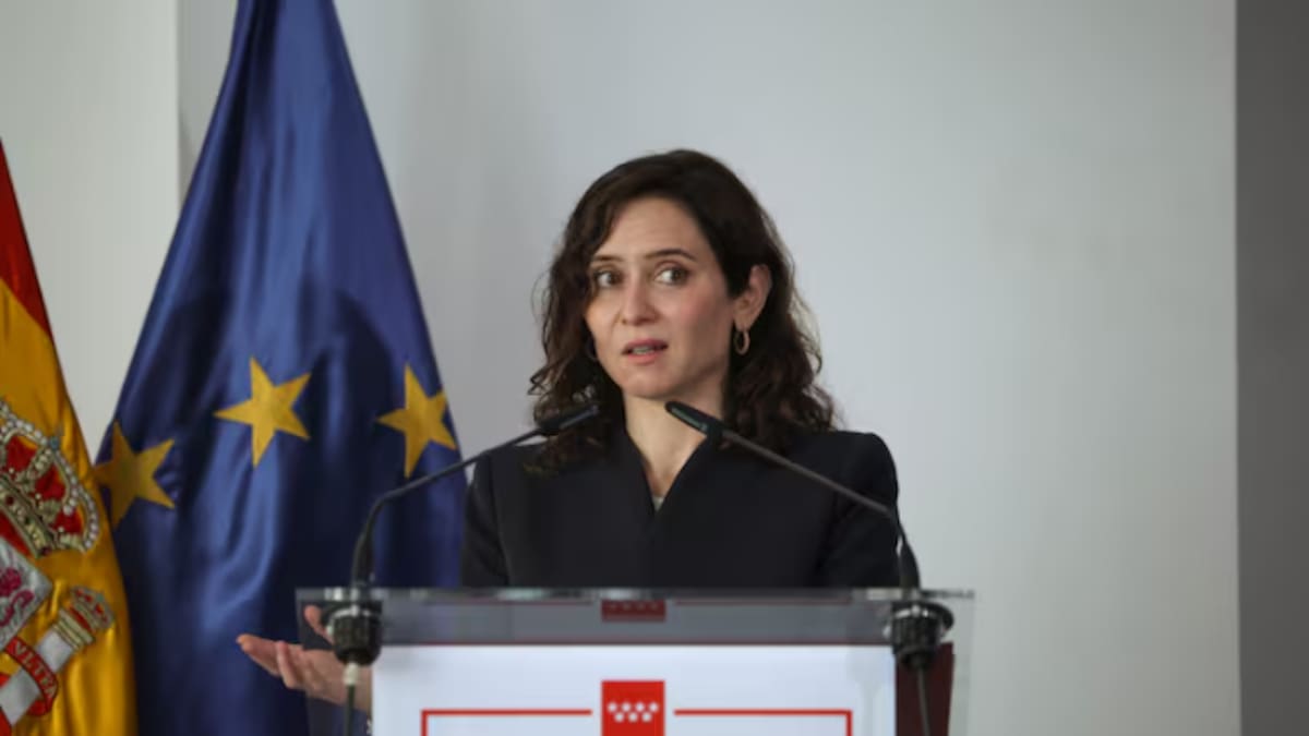 El momento 'tierra, trágame' de Ayuso en uno de sus primeros actos públicos: "La gente se estaba mofando en el ágape"