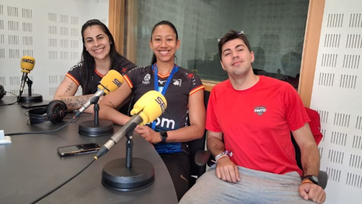 Entrevistamos a Edu Pérez (Grupo Egido Pinto) con Julie Regalado y Vanessa Flôr (UC3M Voleibol Leganés)