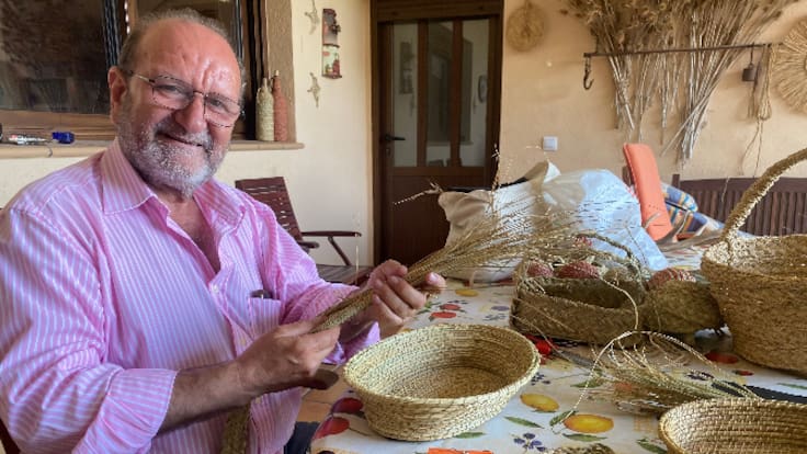 El esparto revive en Cuevas de Velasco gracias a Julián Ballesteros