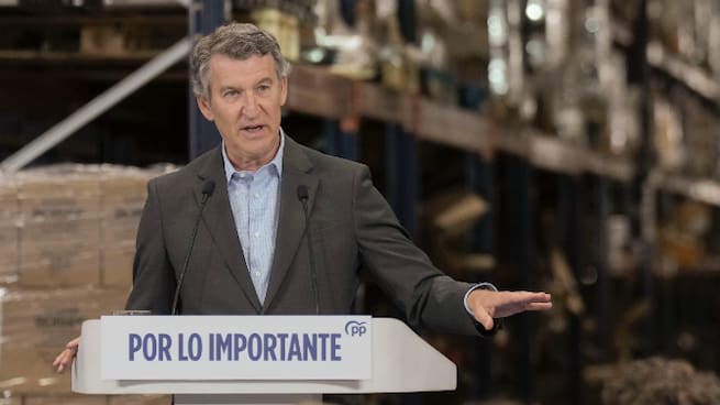 El PP asume a nivel nacional el concepto de 'prioridad nacional' mientras fuerza un debate en el Congreso que vincula la regularización con el terrorismo