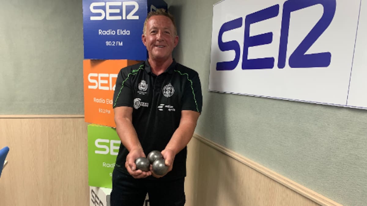 Gonzalo Domenech, tesorero y secretario del Vergel Petanca Club, defiende este deporte como forma de vida