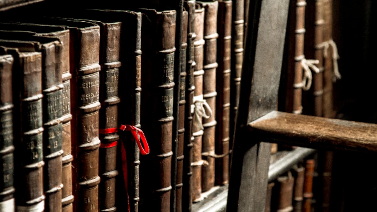 Así es el misterioso "infiernillo" de San Millán: el armario en el que se esconden los libros prohibidos por la Inquisición española