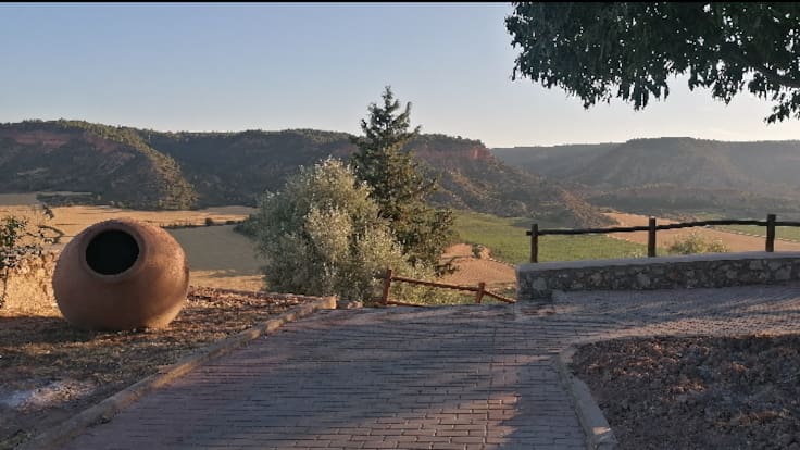 Cultura y senderismo se unen en una ruta especial por Cuevas de Velasco