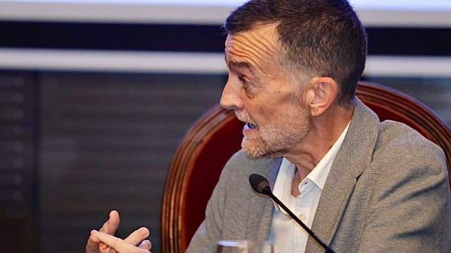 Antonio Maíllo asegura que se presenta a las elecciones "por una sanidad pública que me salvó la vida"