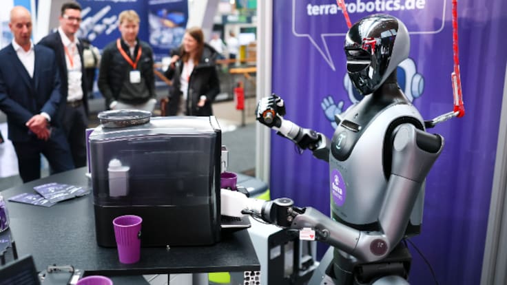 El gran reto de la robótica humanoide y por qué todavía no han llegado a nuestras casas: "Si consiguen eso, habrán superado al camarero"