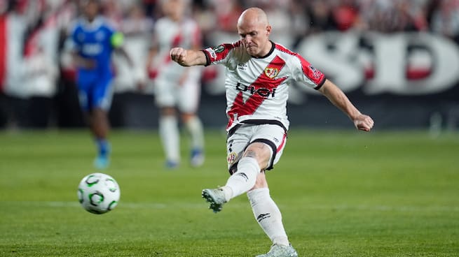 Isi Palazón: "Daría todo por llevar al Rayo a la final, ojalá el partido de vuelta fuera mañana"