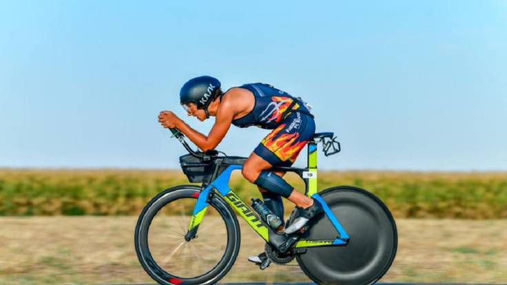 Ion Bermejo triatleta navarro campeón del Ironman de Vitoria 2020