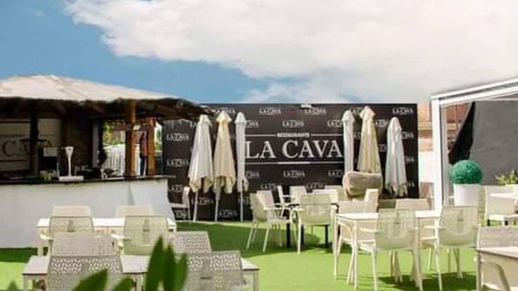 Entrevista a Víctor Alcobendas, propietario del restaurante La Cava, que estrena su terraza de verano