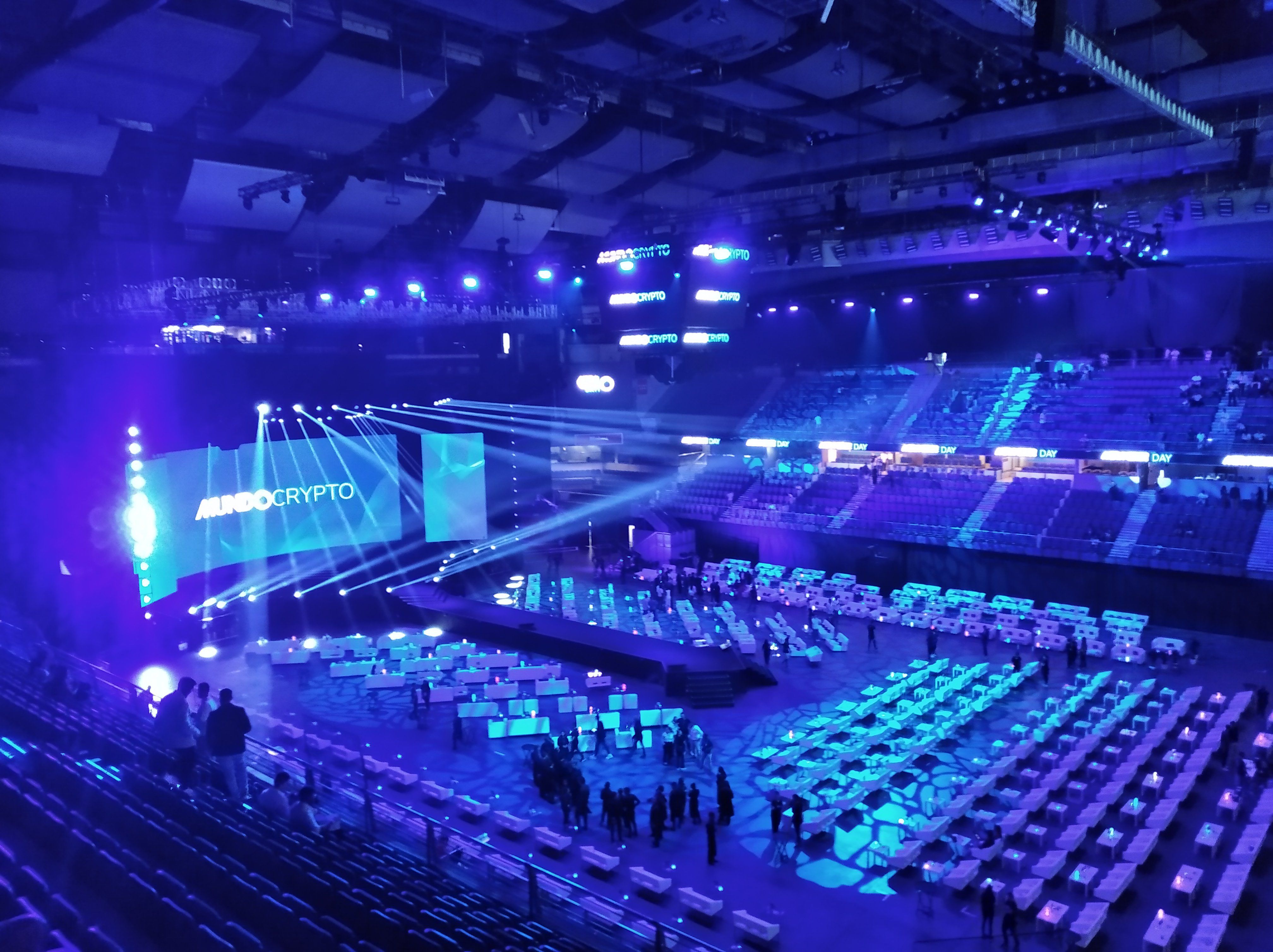 La cultura del pelotazo, solo buscan deslumbrarlos