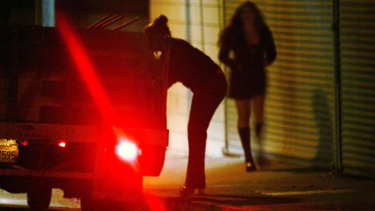 ¿Cómo abordan la prostitución otros países?