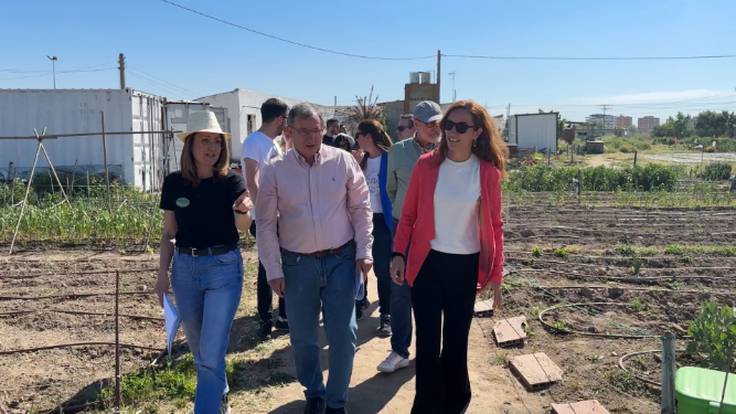 Mónica García, candidata regional de Más Madrid, y el candidato en Fuenlabrada Juan José Jurado, repasan su proyecto de Polo Agroecológico