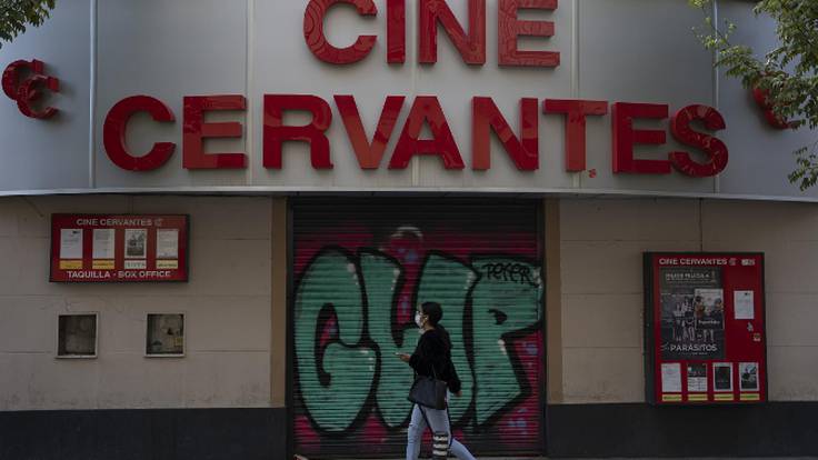 Antonio Muñoz, alcalde de Sevilla garantiza el futuro del cine Cervantes como sala cinematográfica