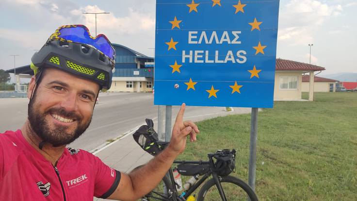 Juanma Mérida, un forajido solidario pedaleando alrededor de Europa